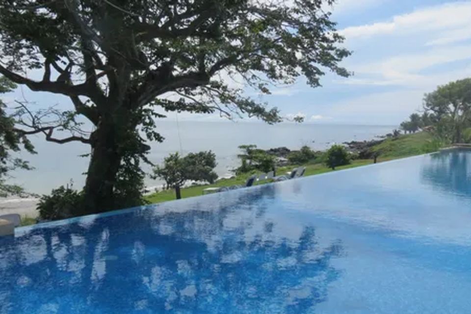 Infinity pool