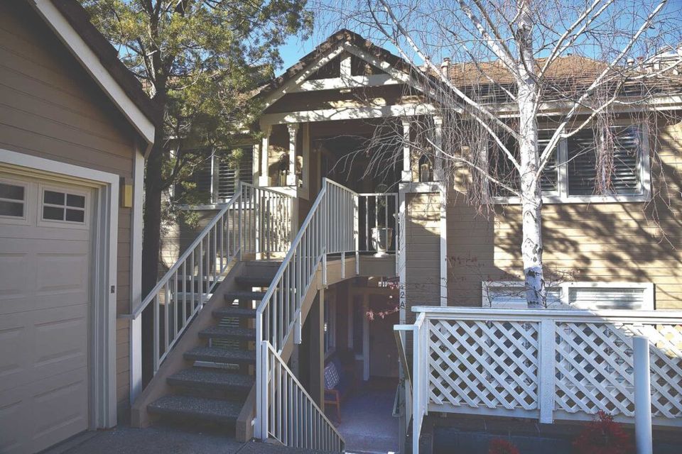 Montrose condo 1024x684