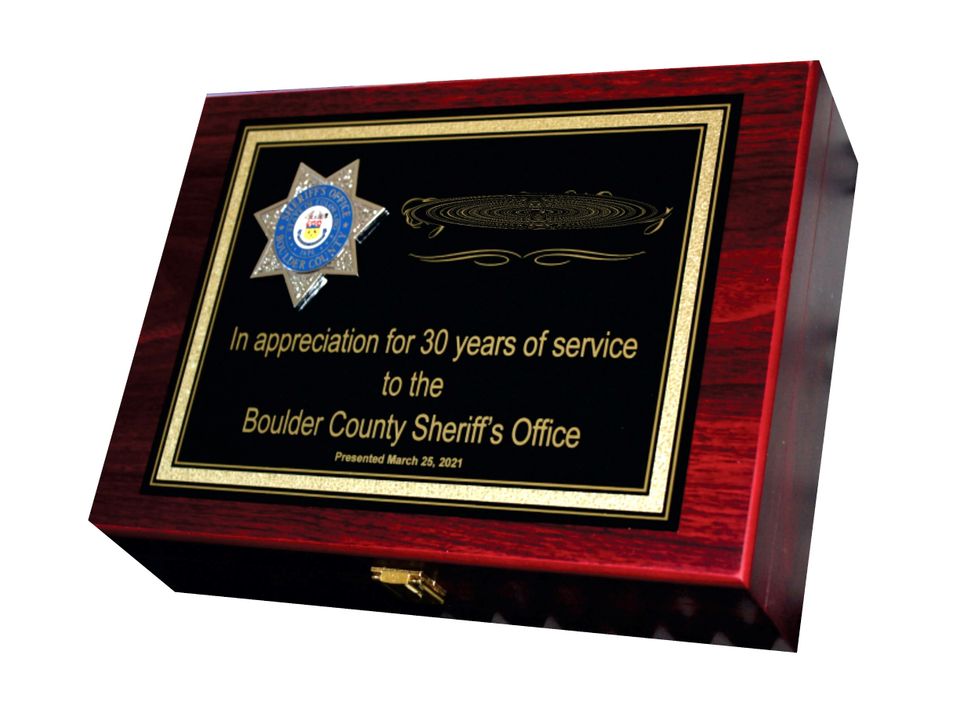 Box   2023 09 17   keepsake   08   piano finish and engraved plate   bcso badge mountedwbbc