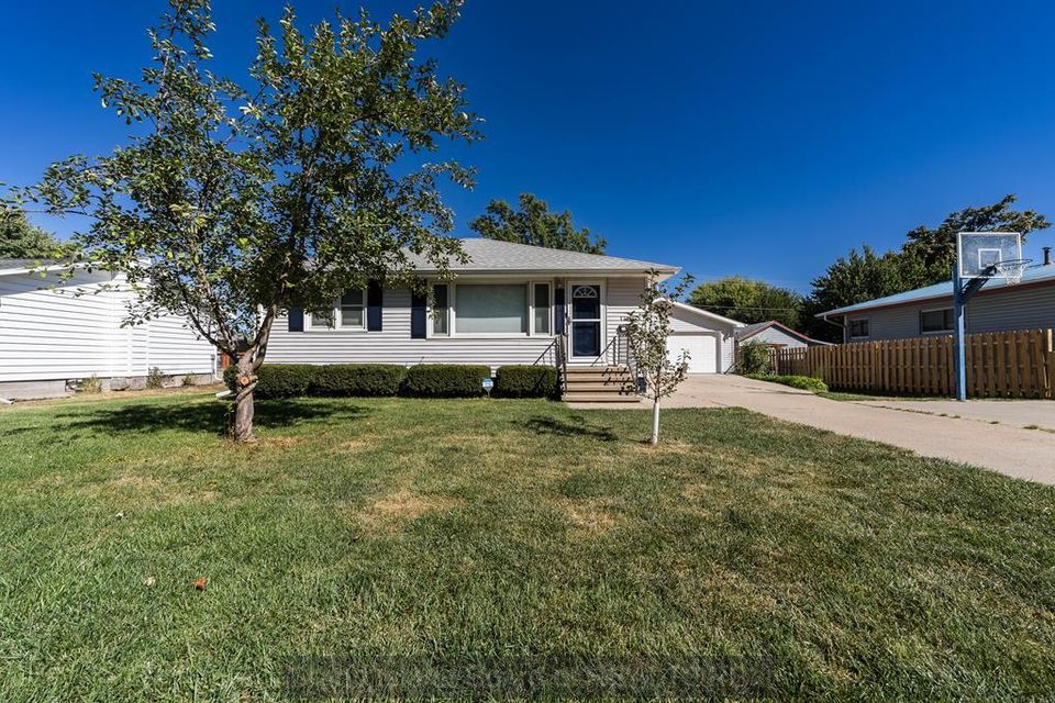 1314 15th st aurora a 1