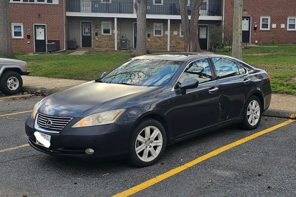 Lexus sedan