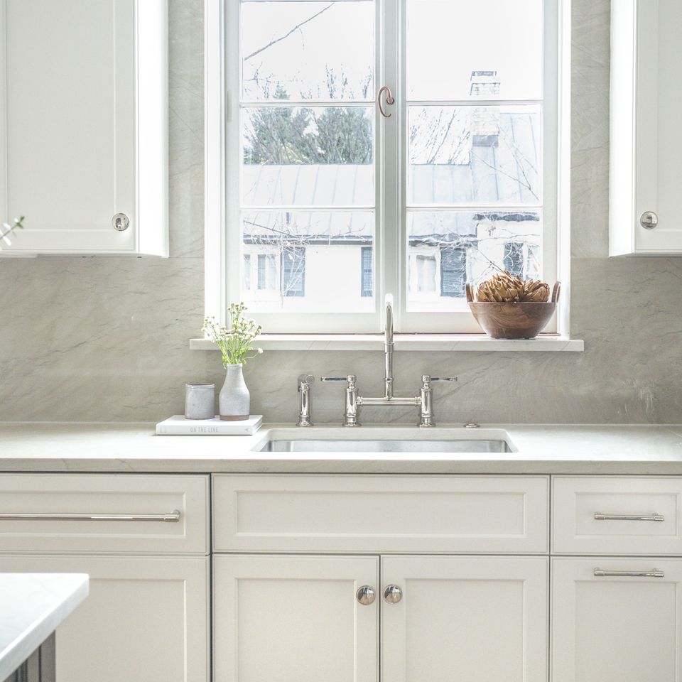 Dumbarton house kitchen window sink