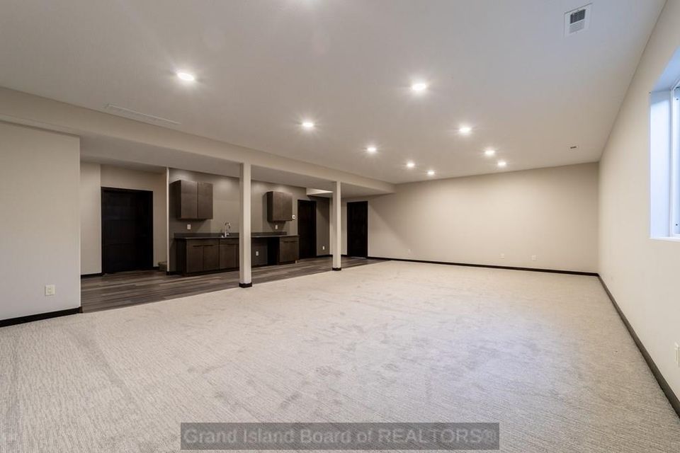 431 ponderosa grand island  ne 68803 d 2