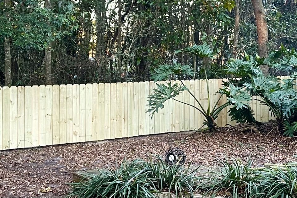 Stocade fence