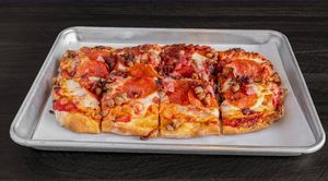 Meat lovers pinsas
