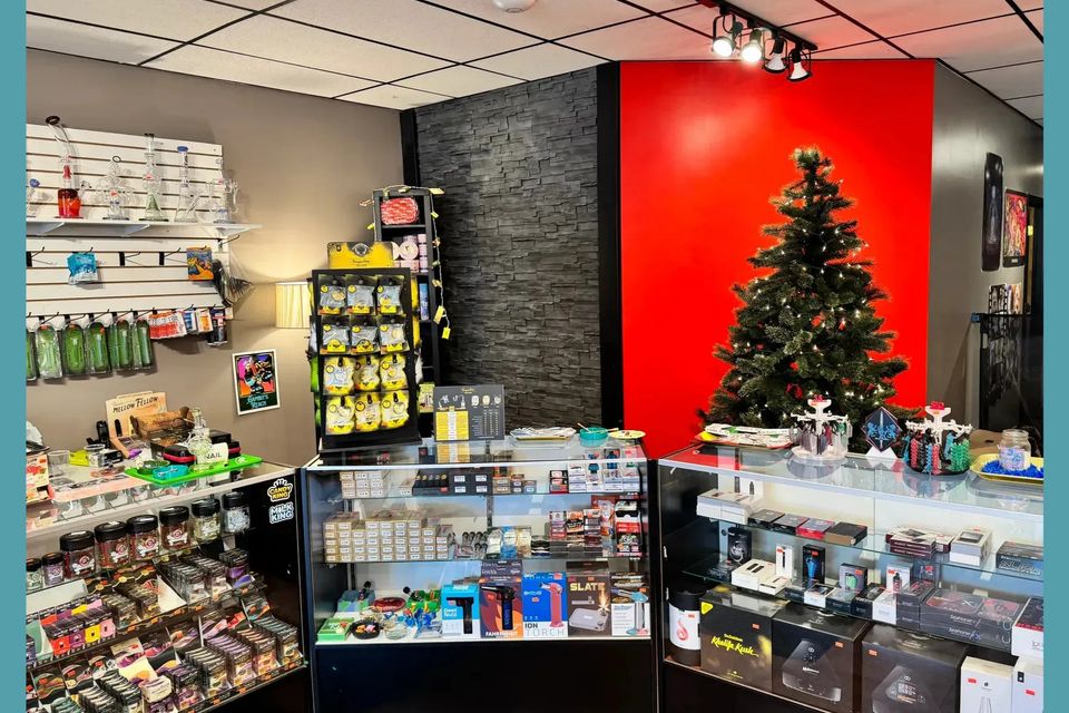 Dr. E's Smoke Shop & Joost Vapor