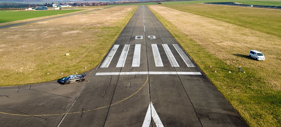 Runway gb53af4ae8 1920