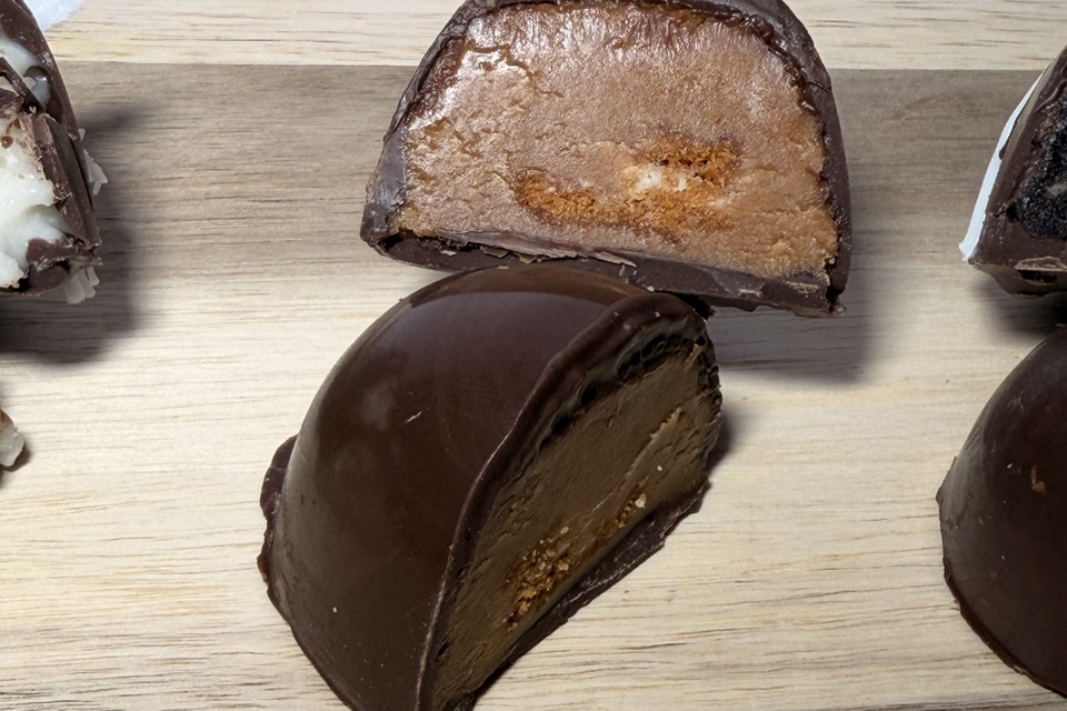 biscoff filled egg