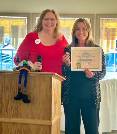Sandra gives allison the award for being a diamond club