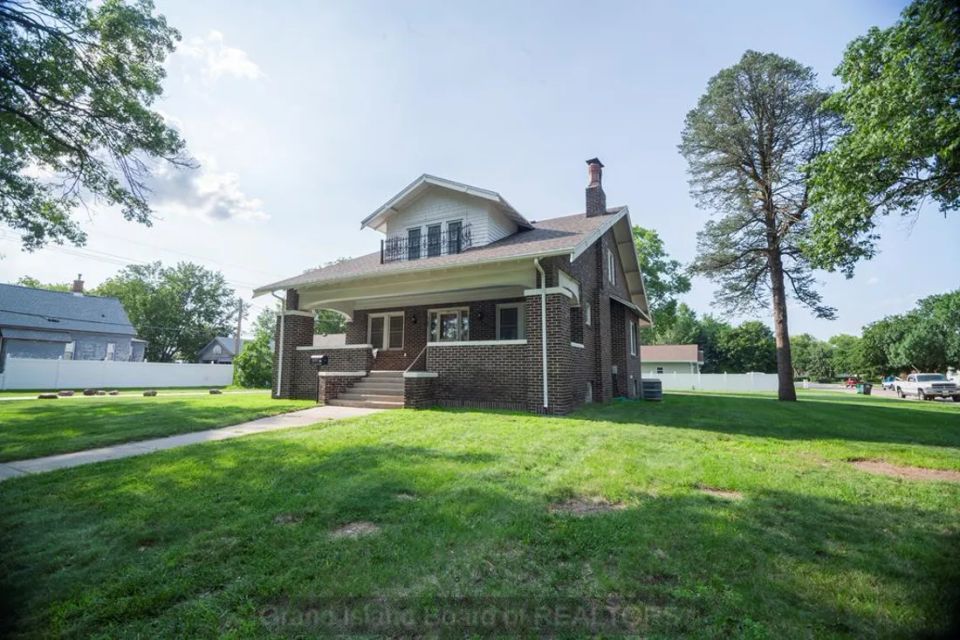 2104 w state st grand island g 1