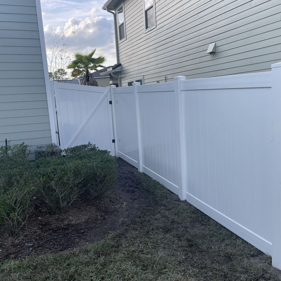 Space coast fence white 4