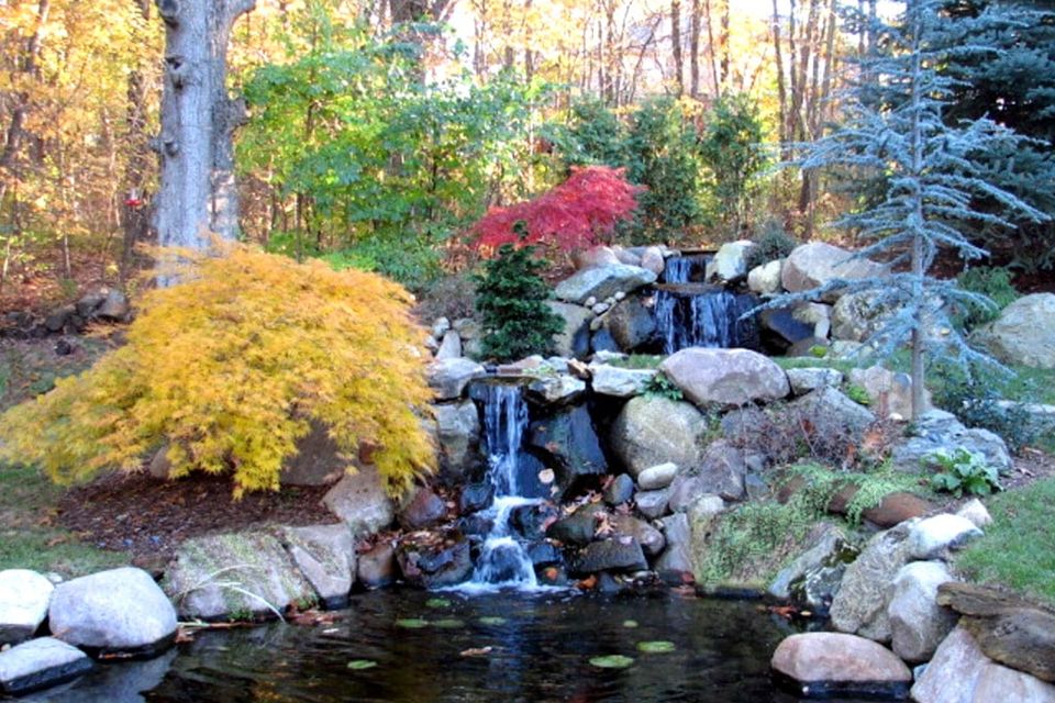 Fall water feature for web orig
