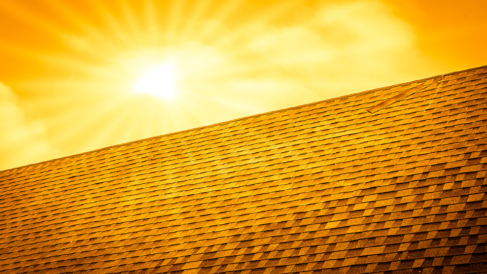 Solar roof shingles