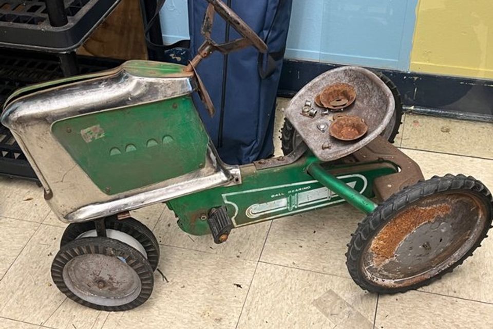 Hedgemont tractor
