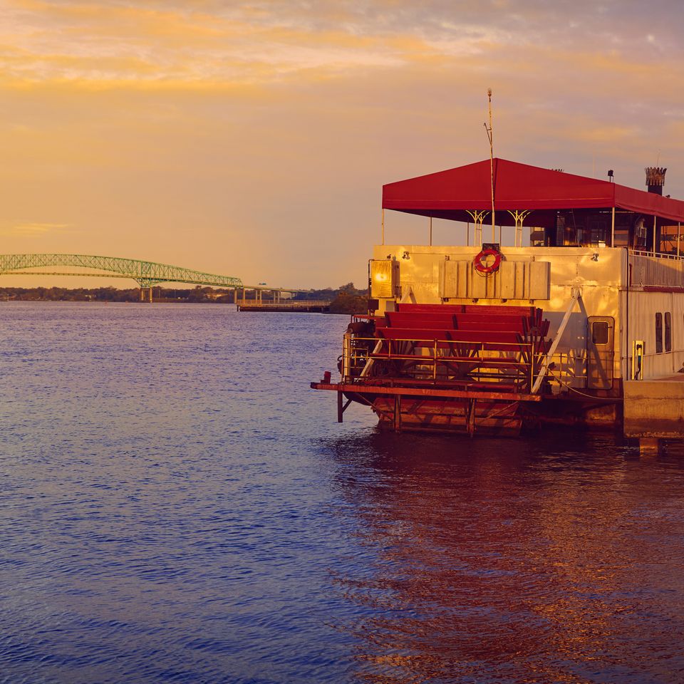 Depositphotos 114668736 l 2015 paddle boat in river at jacksonville  fl for website builder in jacksonville  fl