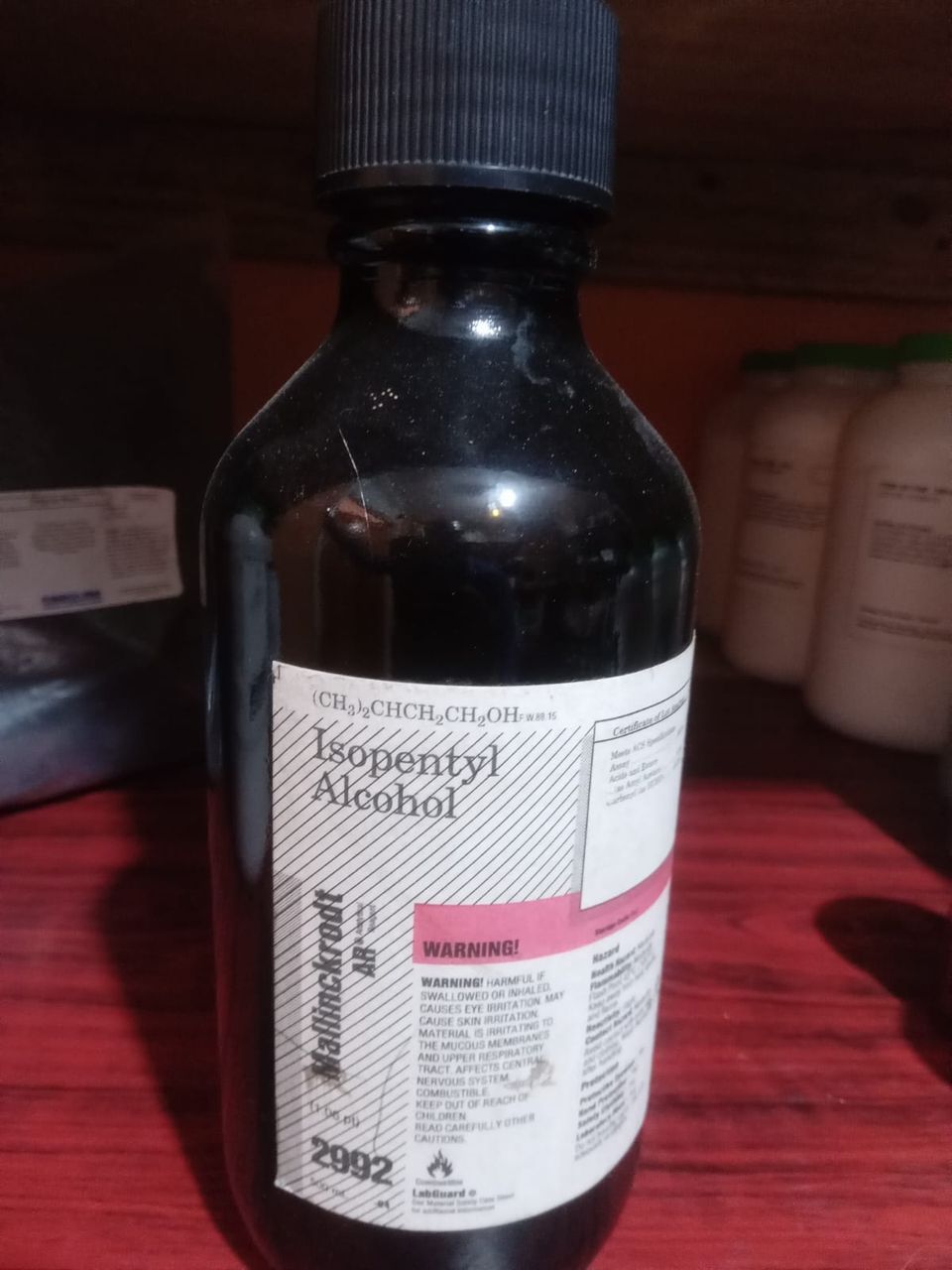 Isopentyl alcohol