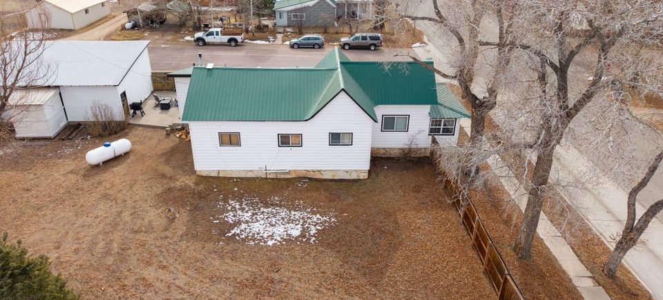 38 web or mls 201 edwards ave 42