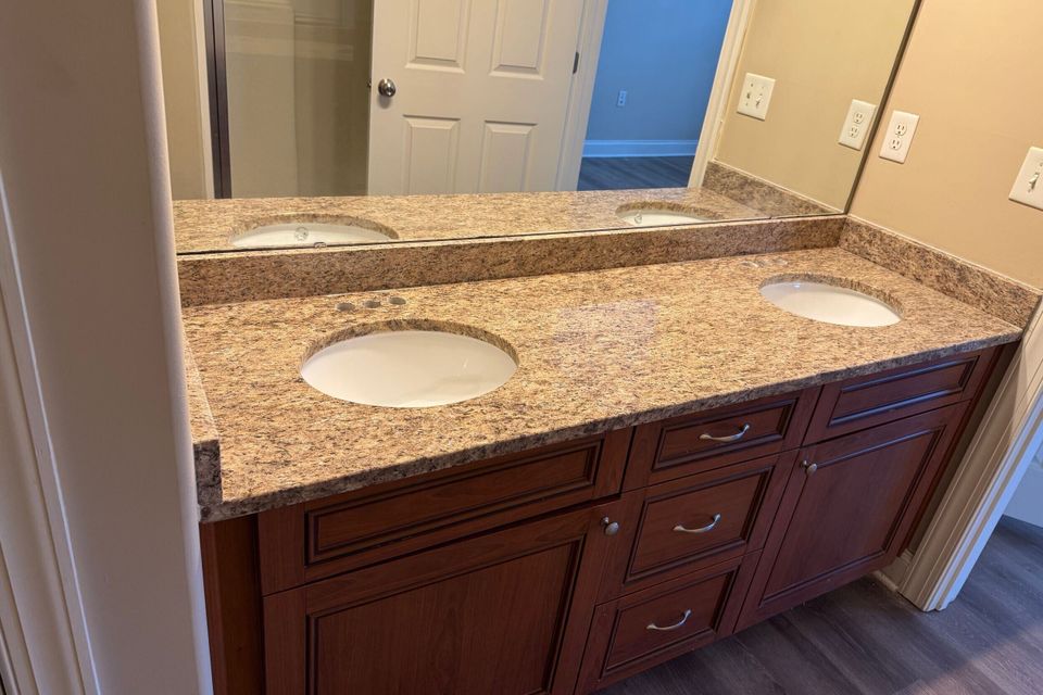 5d5f953b 104d 4b5b 94aa 8d0ef633033a