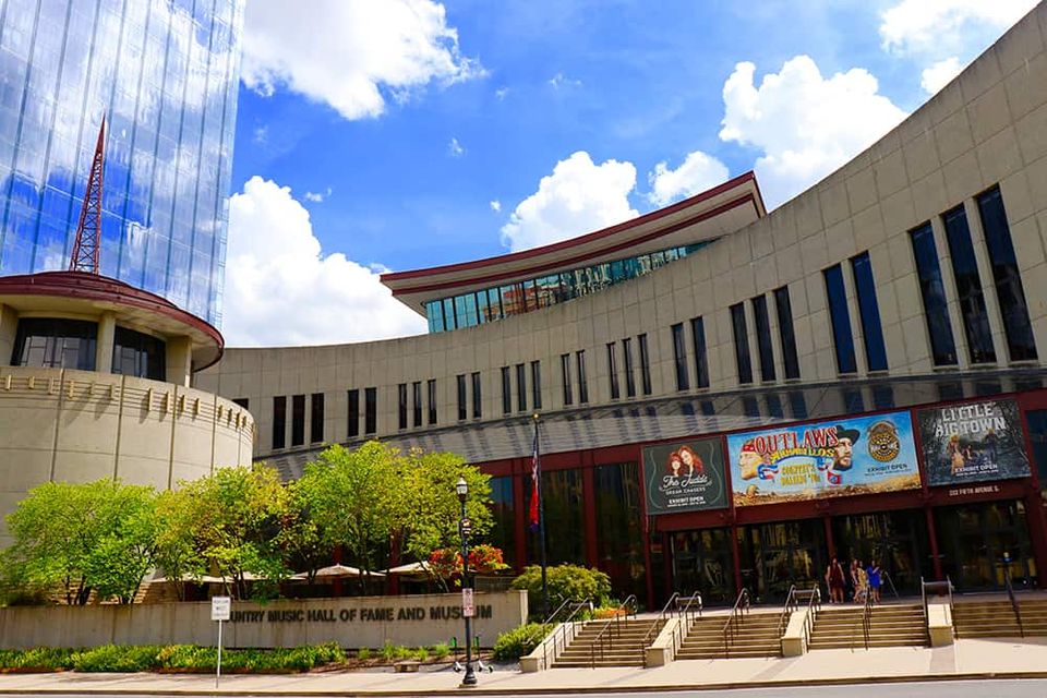 Cmhofm building