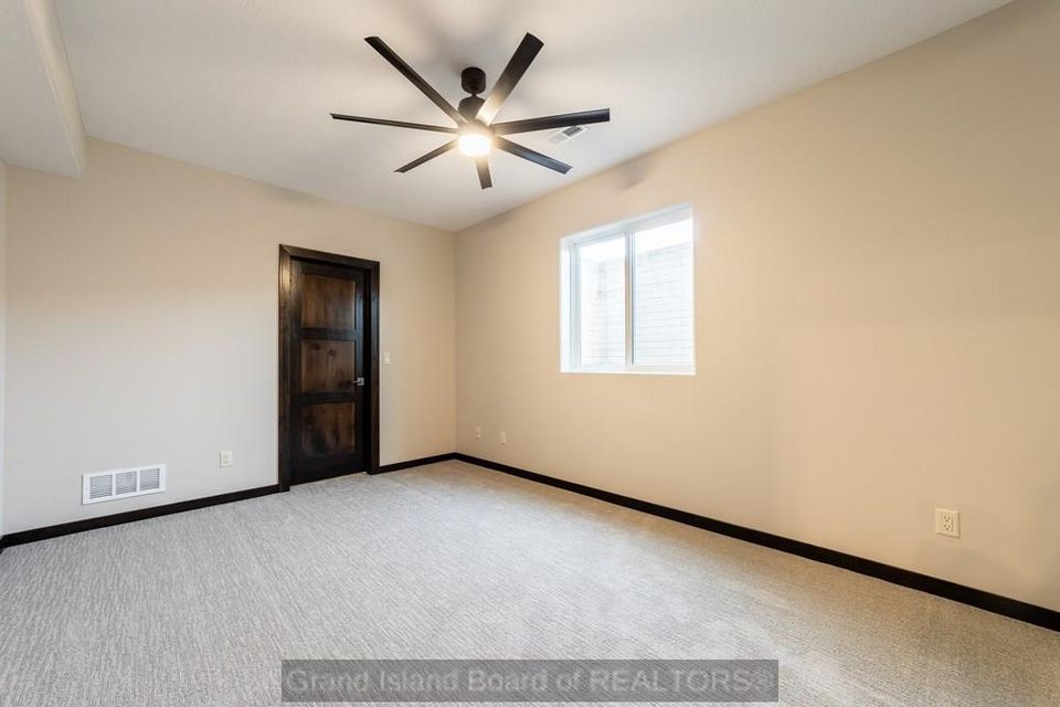 431 ponderosa grand island  ne 68803 c 9