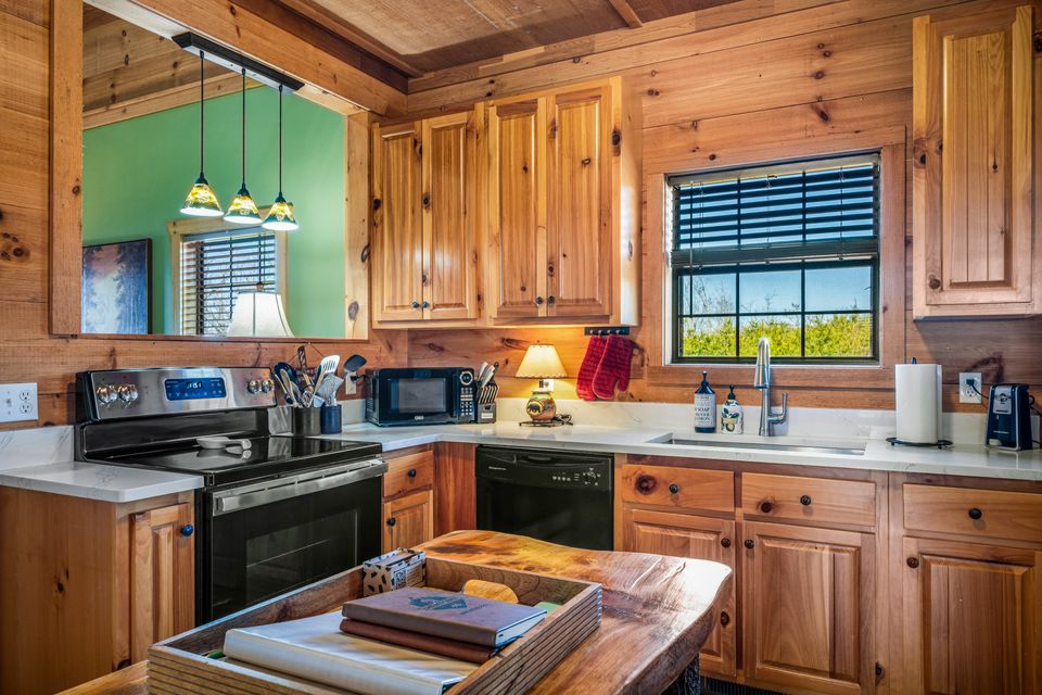 Breathless   kitchen.1