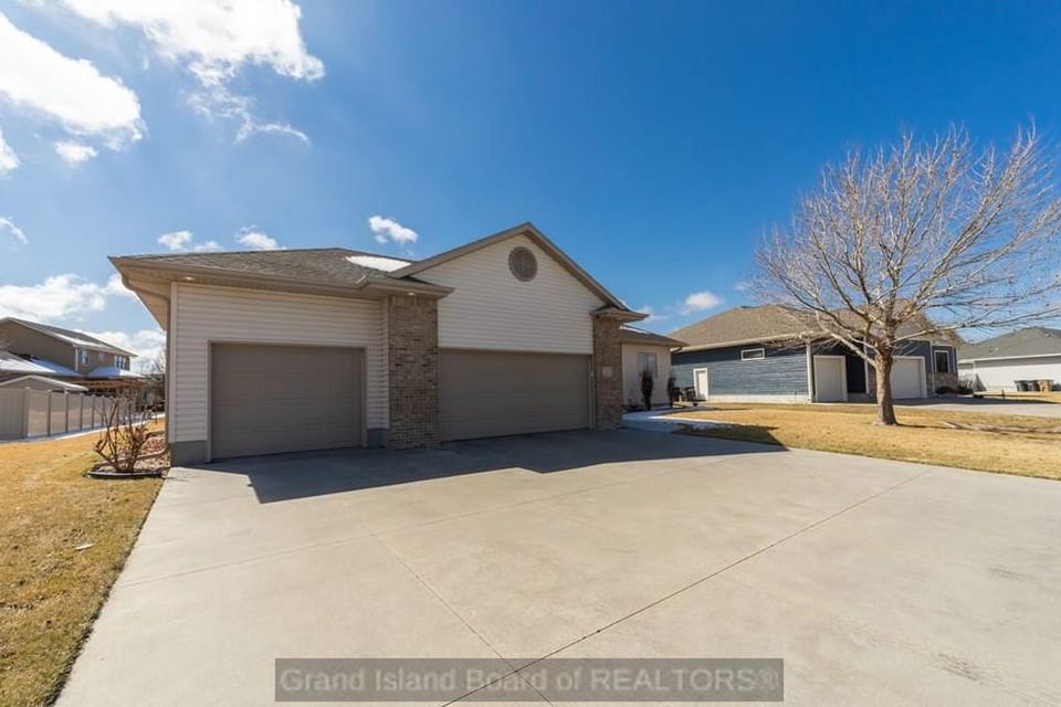 3811 meadowlark cir grand island ne 68803 a 3