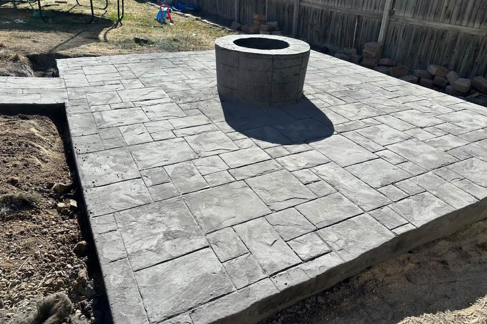 Donking stamped concrete firepit