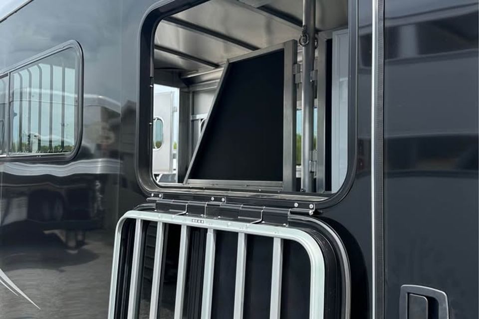 2025 stable mate 2h black 11