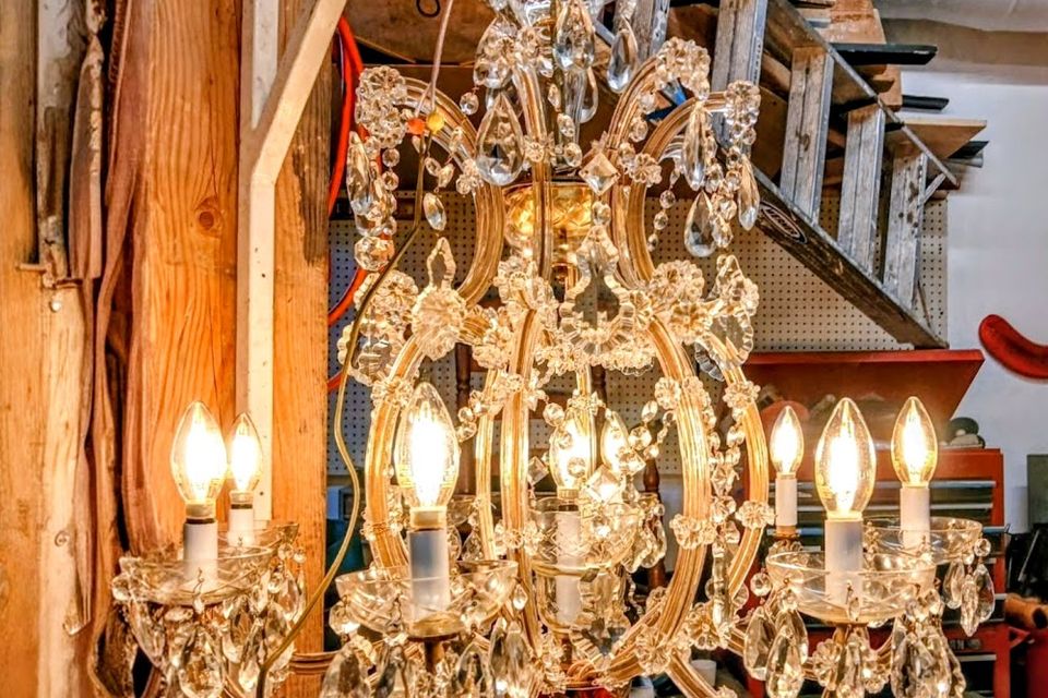 Lighted chandelier