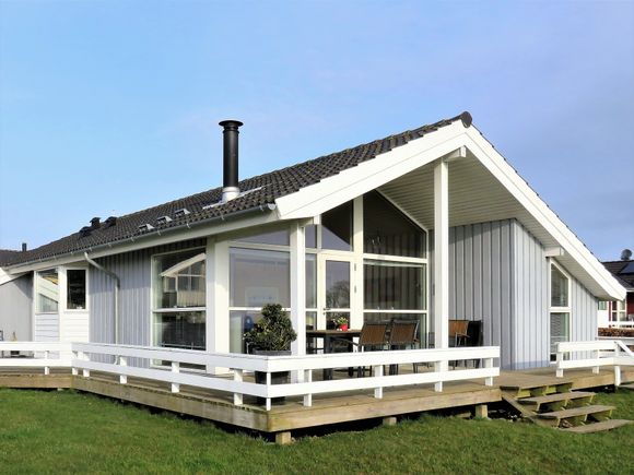 Holiday house 55e3d74149 1920