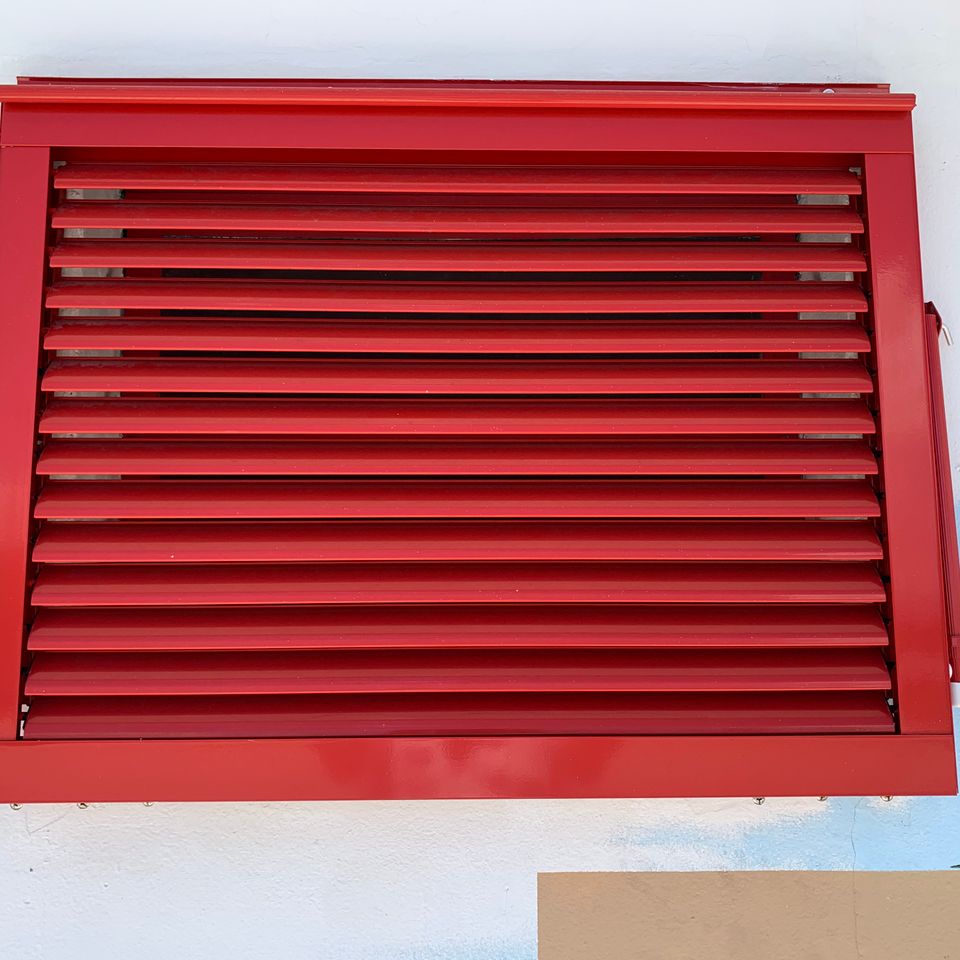 Bahamas adjust louvers