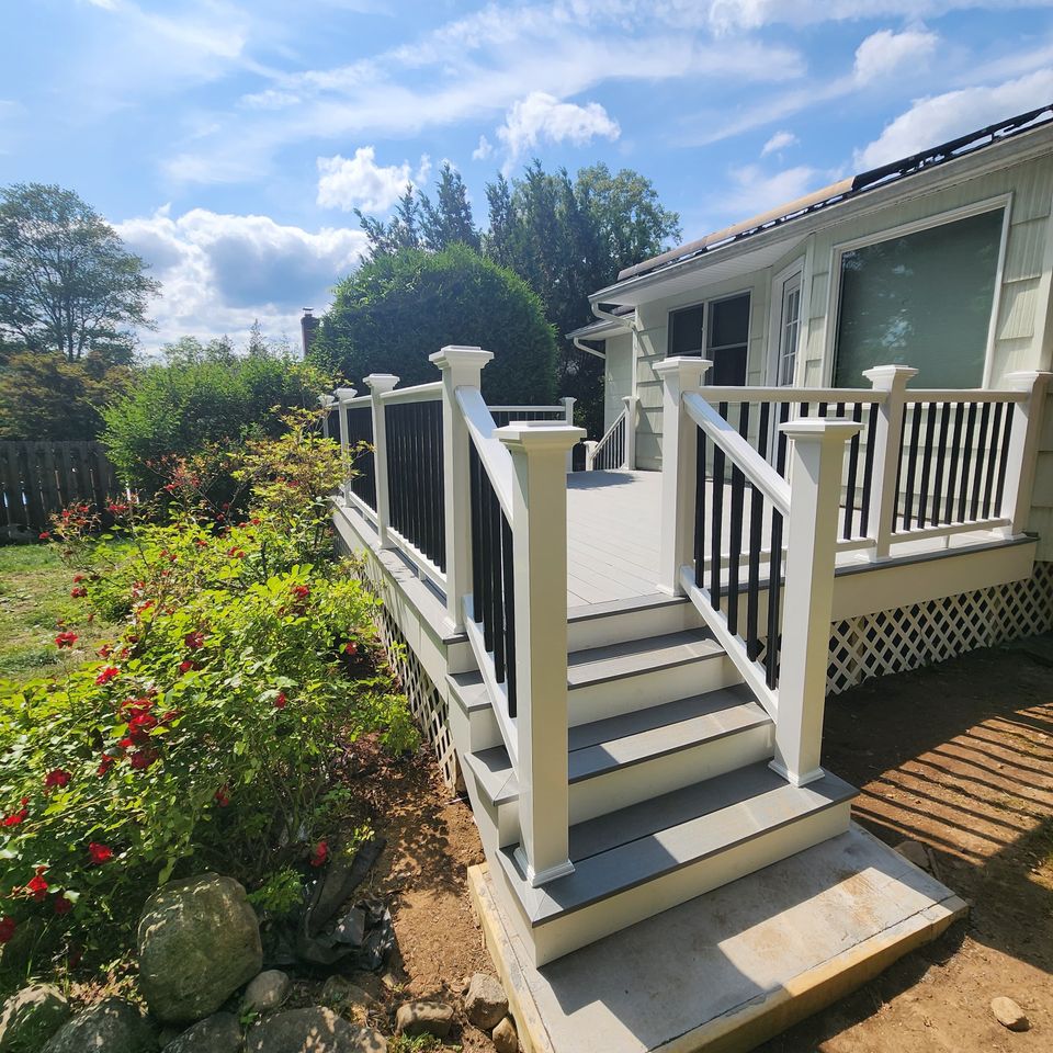 New deck staircase