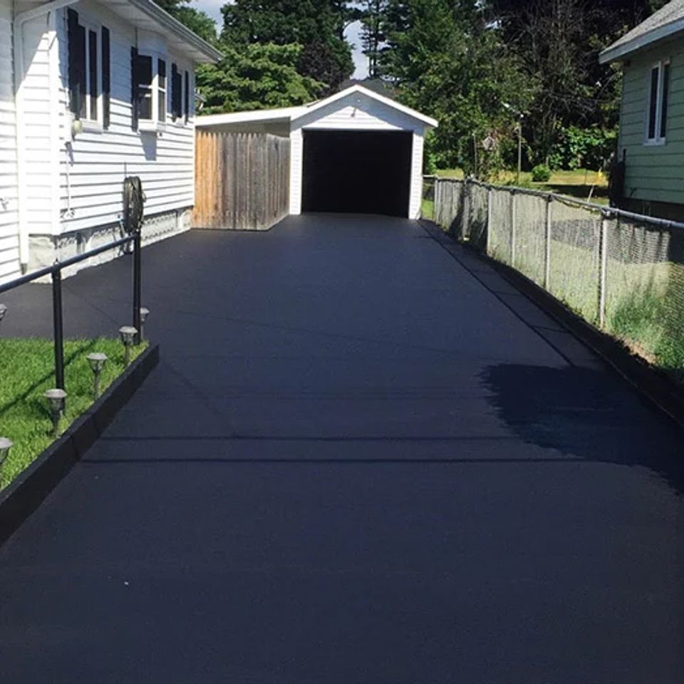 Asphalt sealcoating