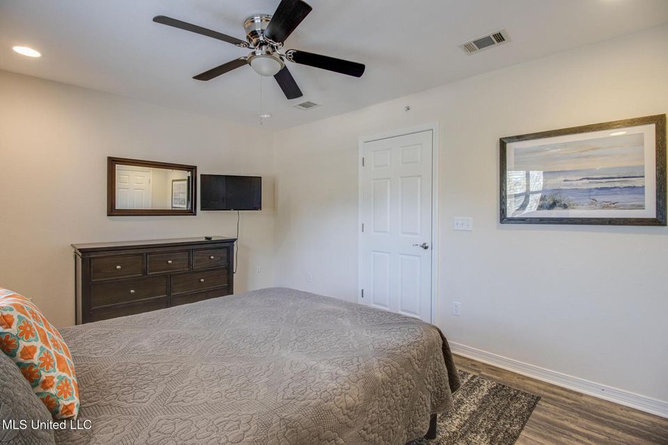 20251214184027784239000000 o