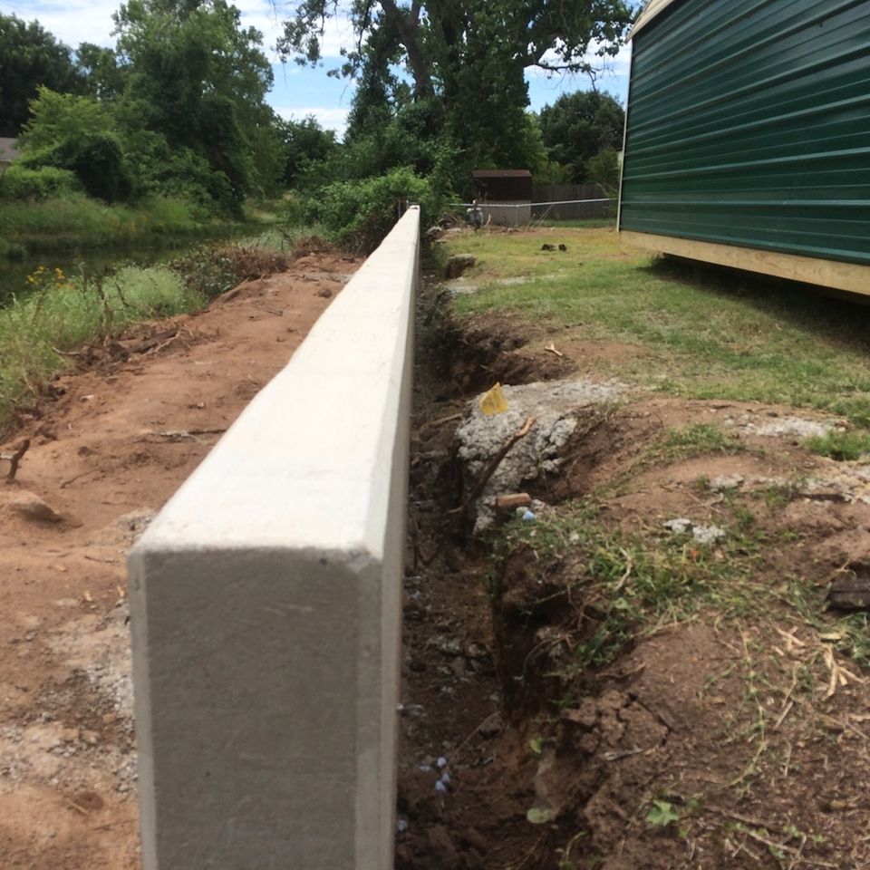 Select outdoor solutions   tulsa oklahoma   retaining walls   concrete retaining wall contractor builder construction company   large residential retaining wall   photo jun 19  11 56 03 am