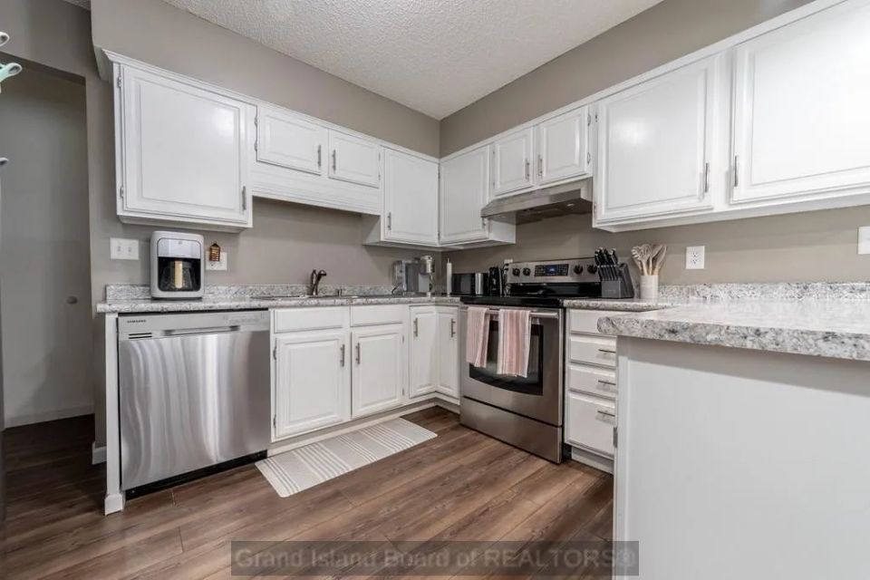 2120 w 11th st b 1