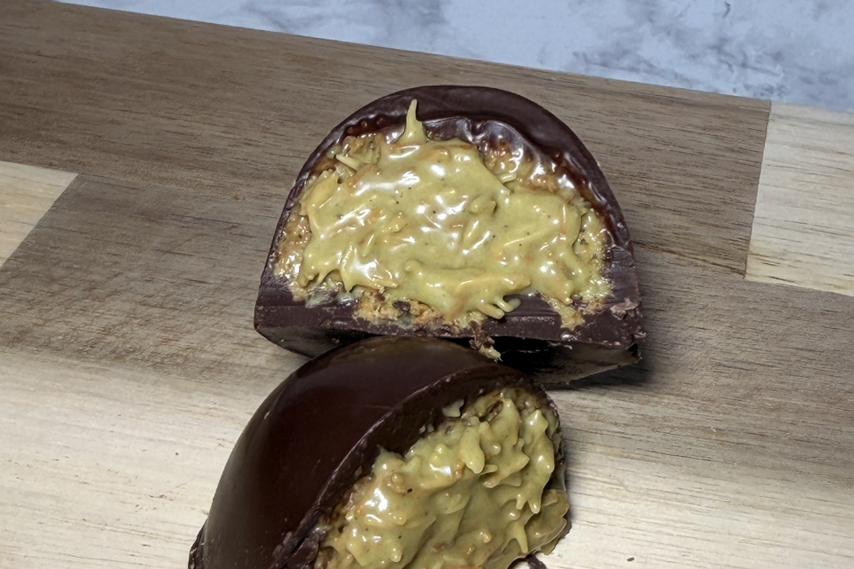 dubai chocolate egg