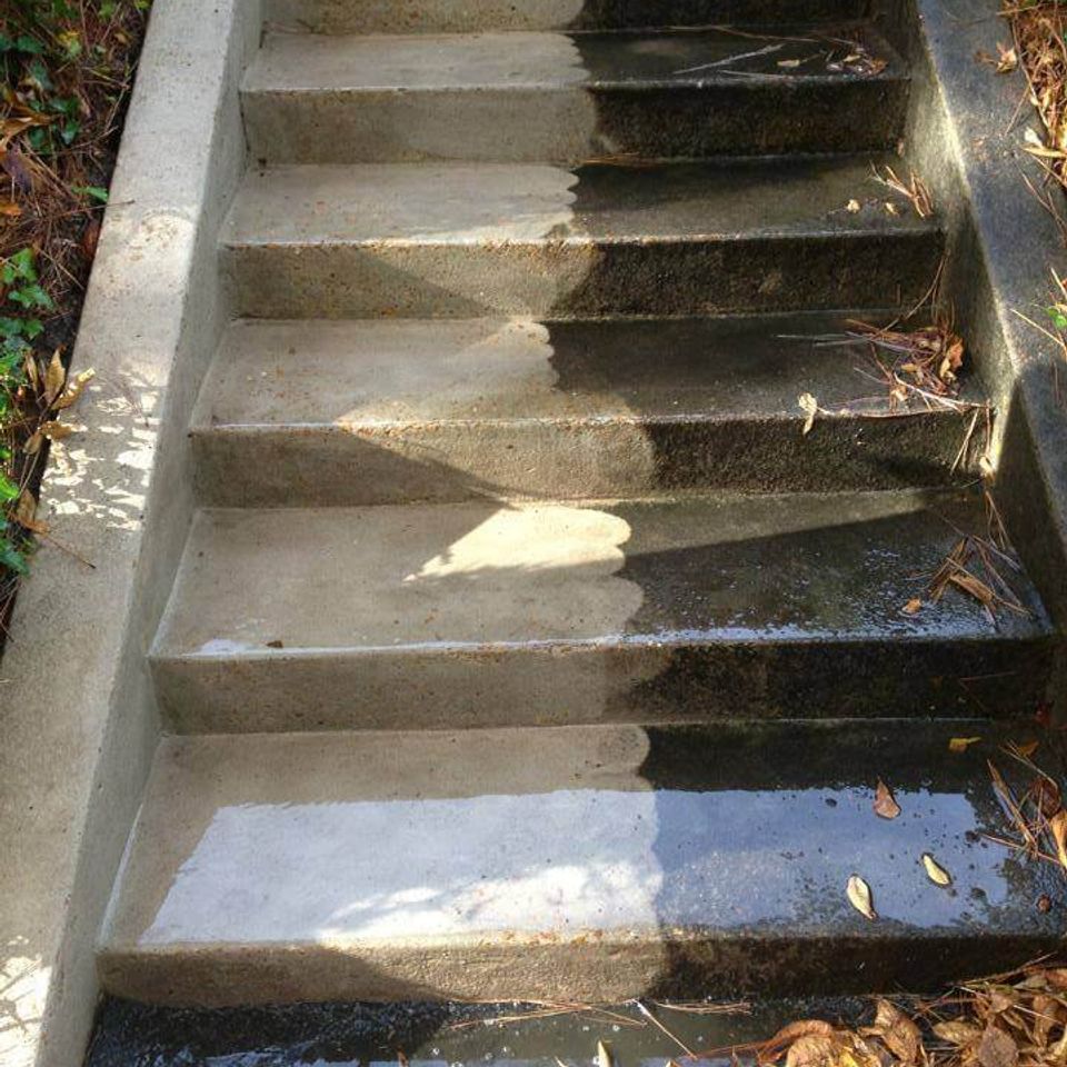 Pressure wash 1