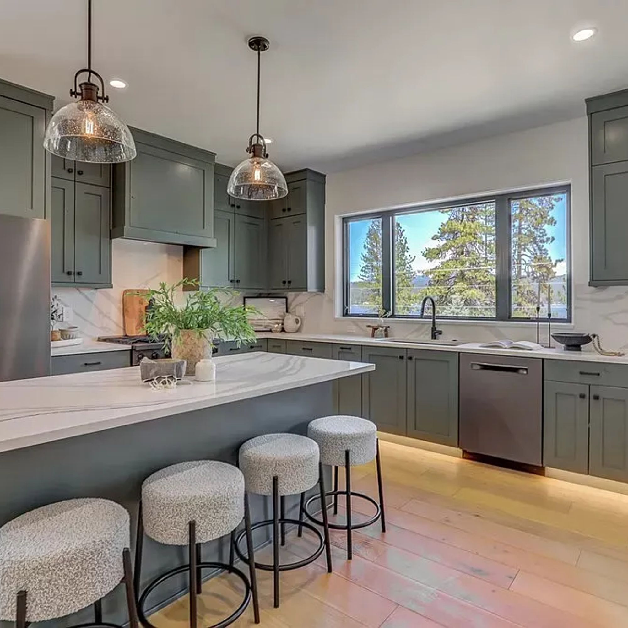 Transitional Kitchen Kitchen Remodel by Treasure Valley Granite, Inc. project photo