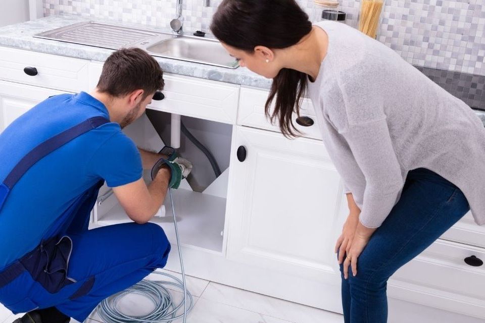 5 signs that you need your drains cleaned 1080x640