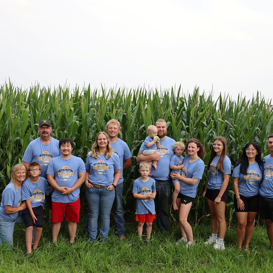 Web charlie and traci olson family