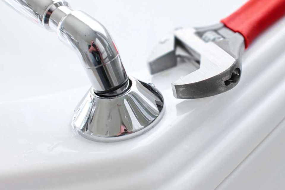 1559924886568 bath wrench plumling 7068036