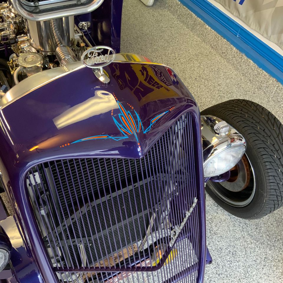 Creative custom pinstriping design and artistic projects created by Skeeter's Grafix.