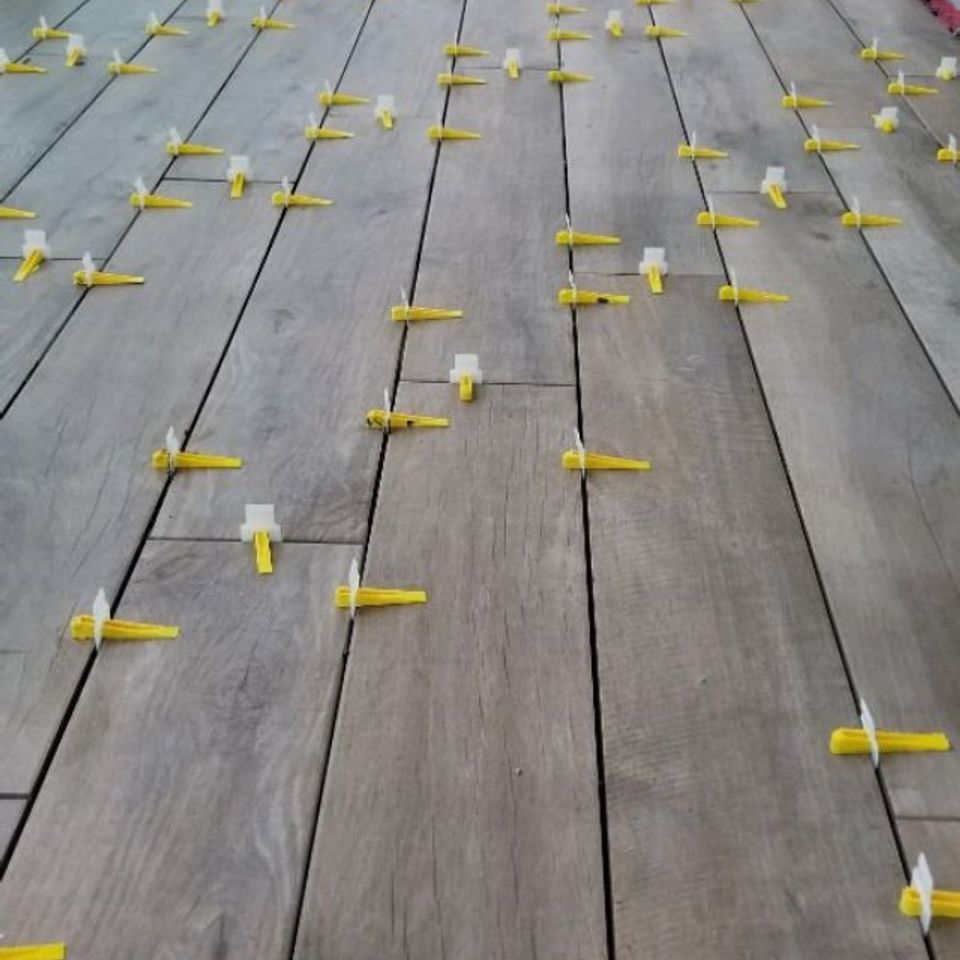 8886
