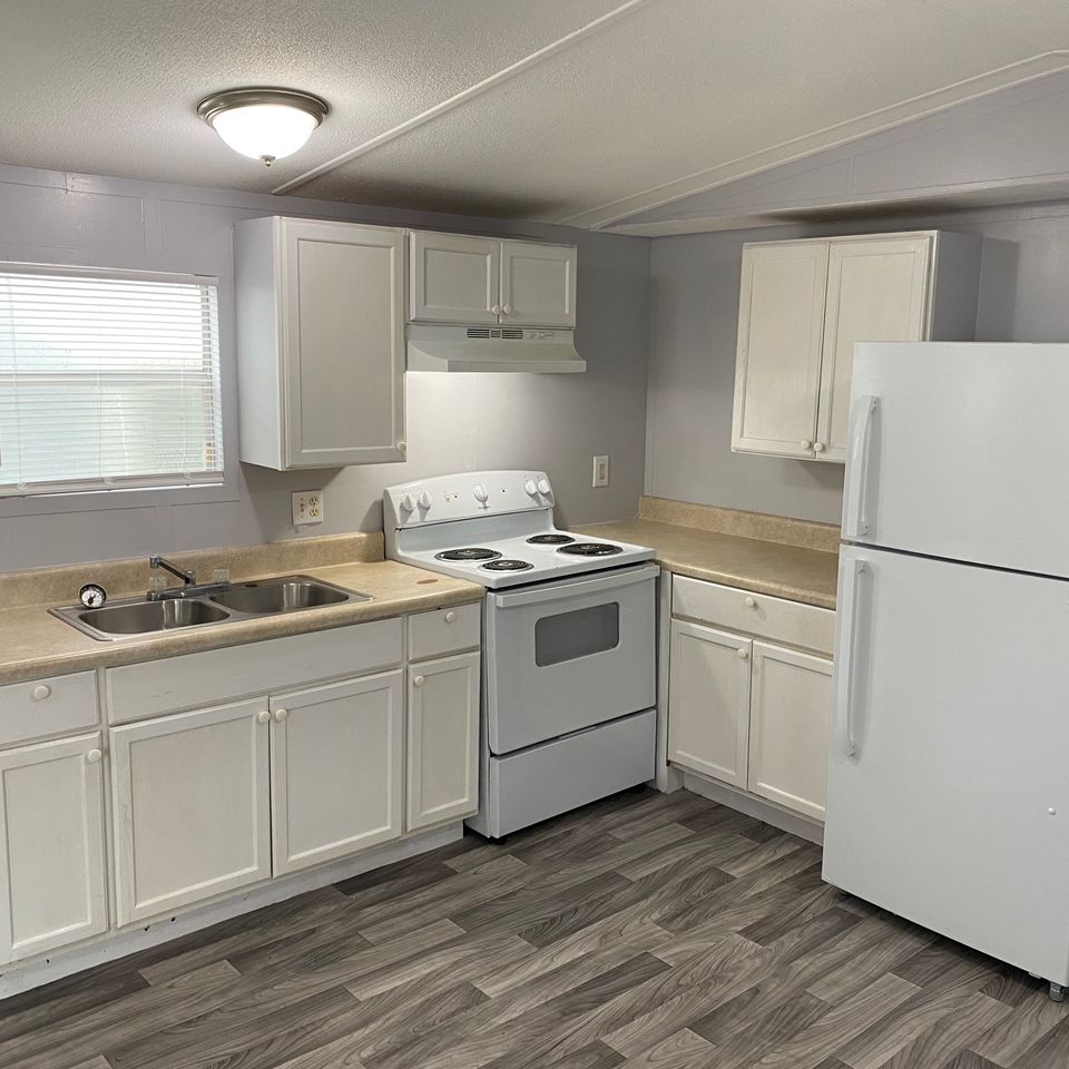 Lot 15 new appliances