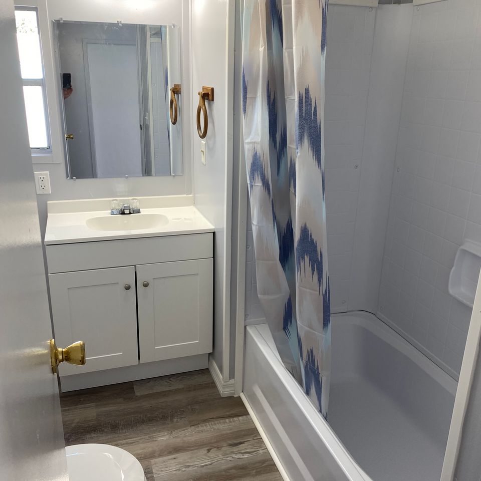 Lot 80 bath