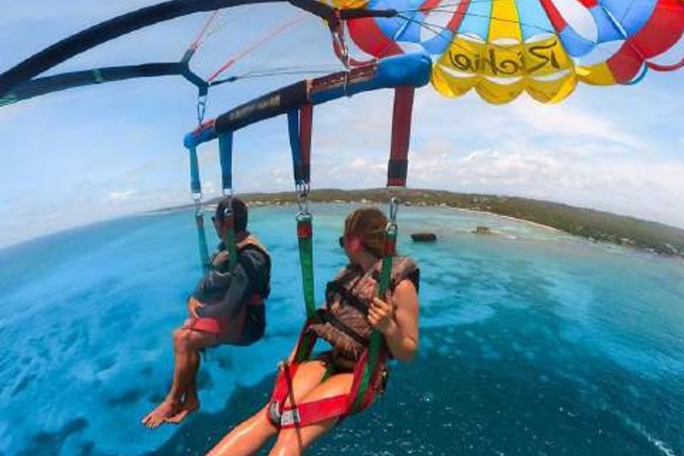 04 parasailing