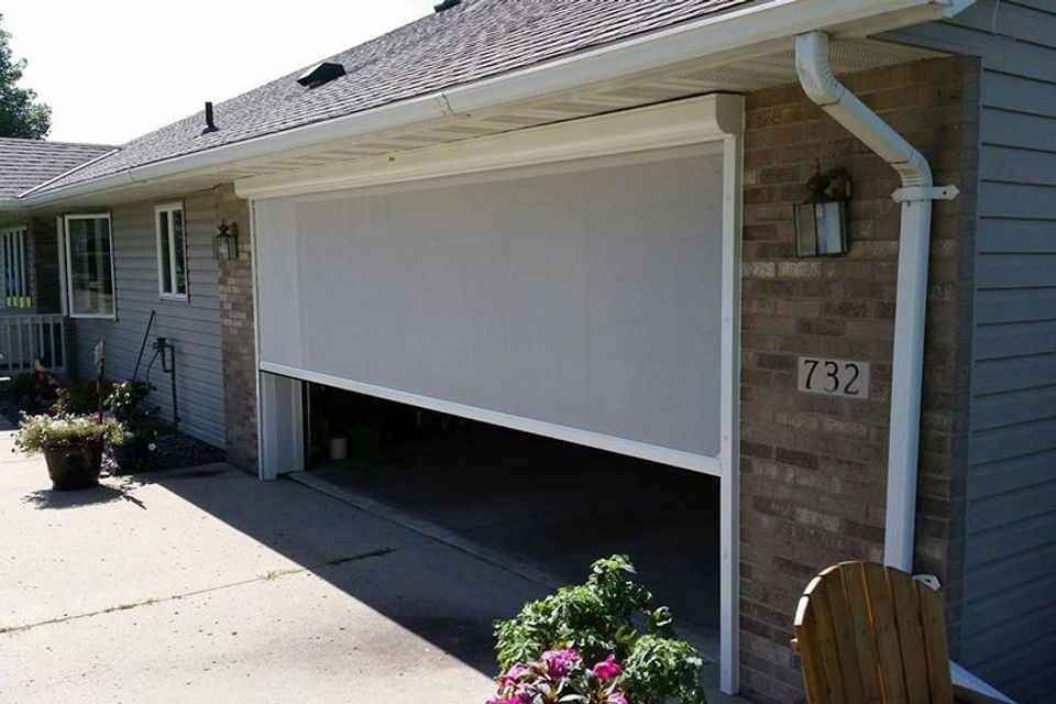 Tree of life2 retractable screen1garage7