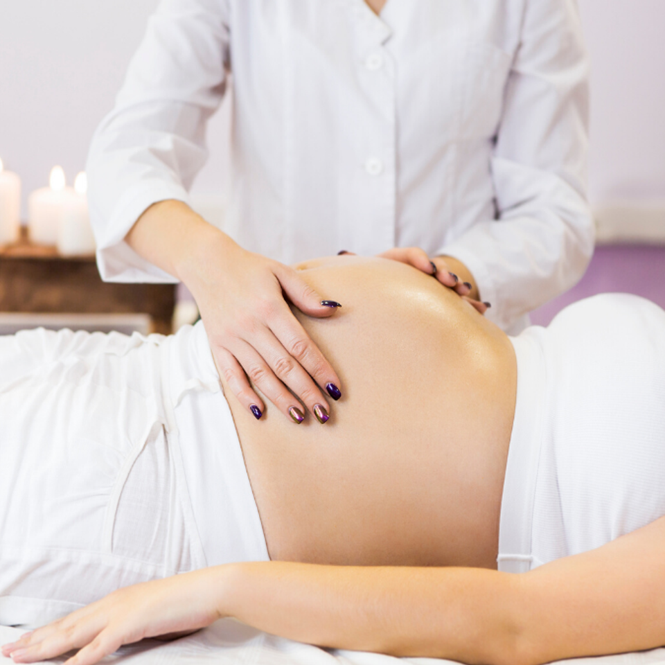 Prenatal massage 980x675