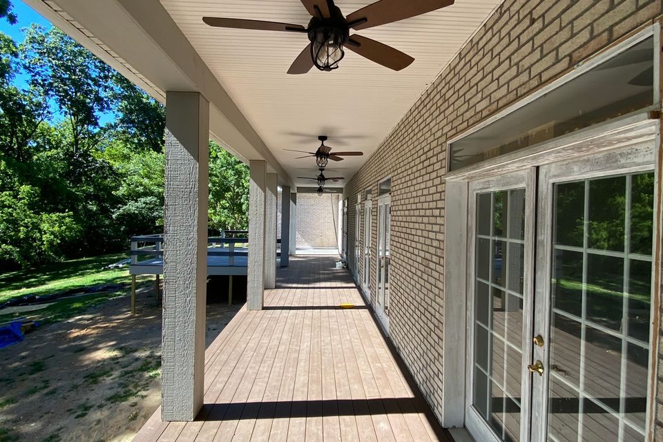 Doug and linda howard porch